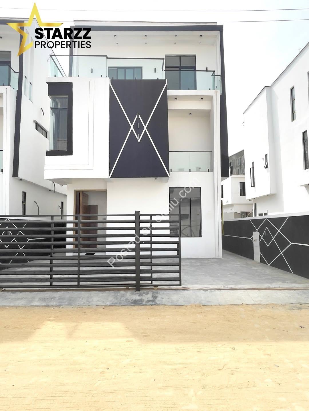 Chevron’s Finest: 5-Bedroom Masterpiece with Lavish Ensuites