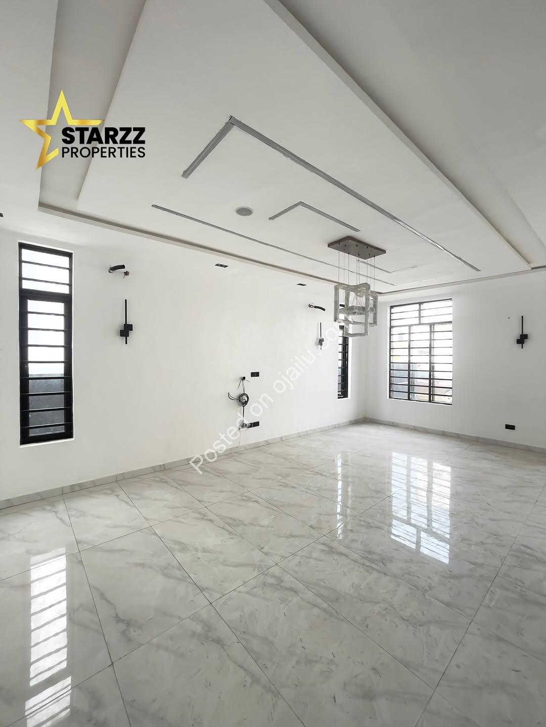 Chevron’s Finest: 5-Bedroom Masterpiece with Lavish Ensuites