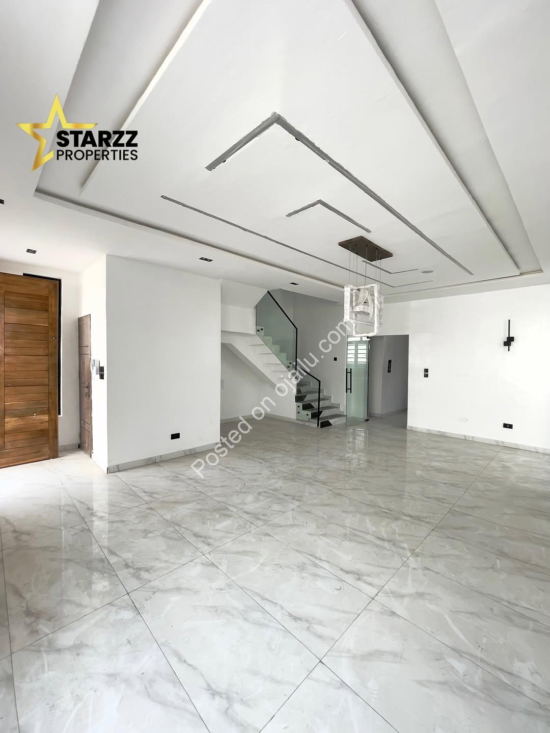 Chevron’s Finest: 5-Bedroom Masterpiece with Lavish Ensuites