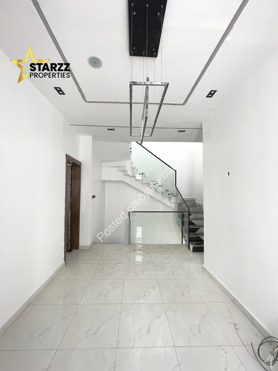 Chevron’s Finest: 5-Bedroom Masterpiece with Lavish Ensuites