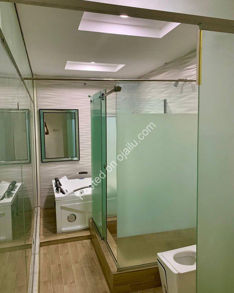 Stunning 5-Bed Furnished Haven in Diamond City