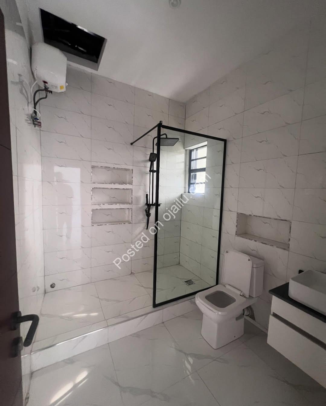 4-Bedroom Ikate Gem: En-Suite Luxury & BQ for 270M