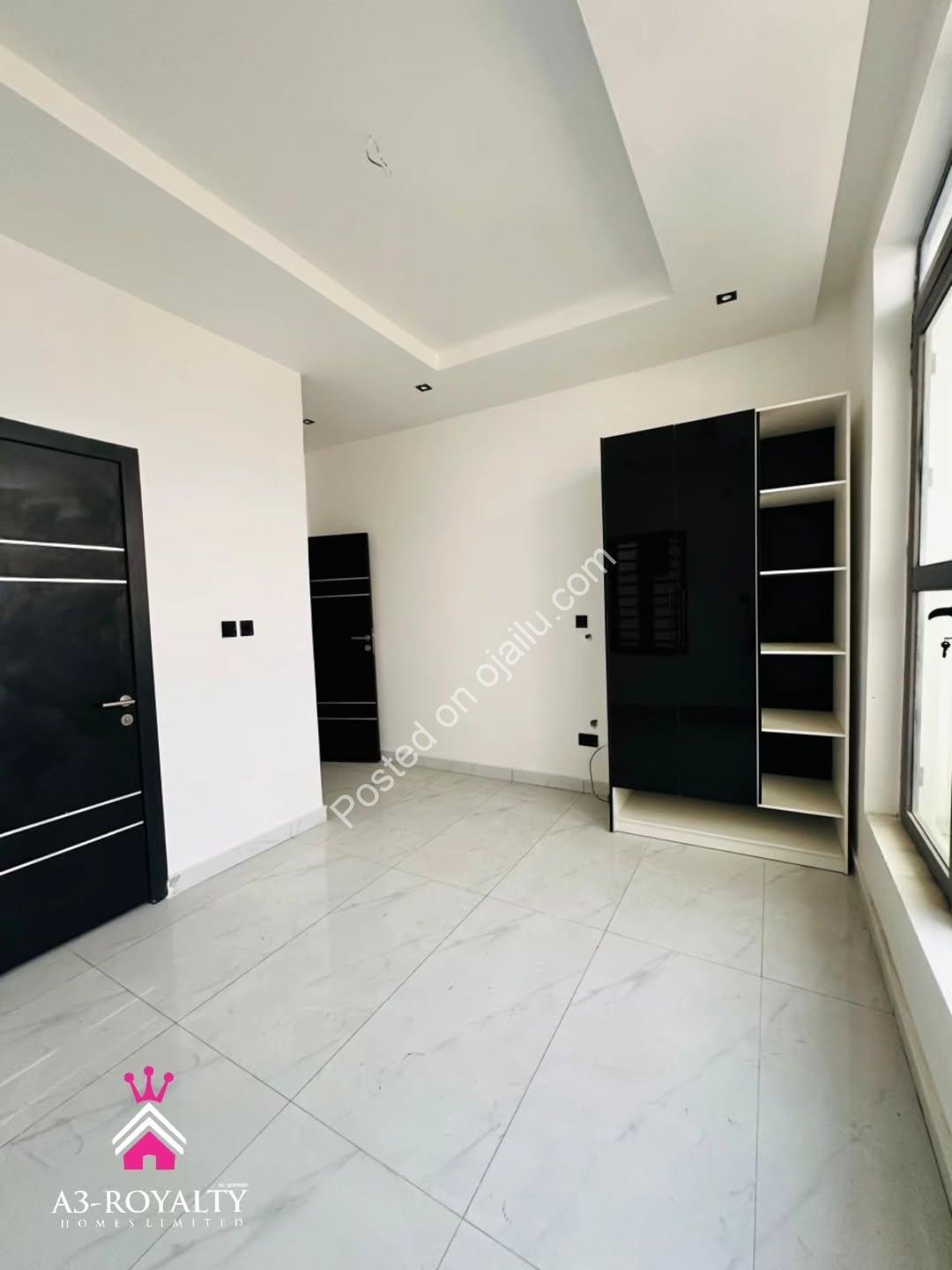 Move-In Ready 5-Bed Duplex in Gated Lekki Estate