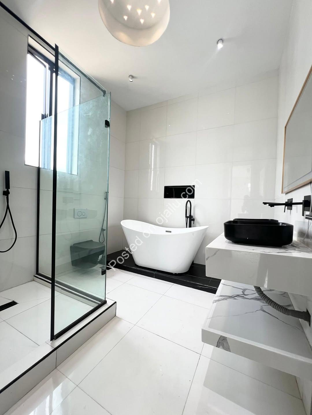 Spacious 5-Bedroom Haven in Prime Lekki