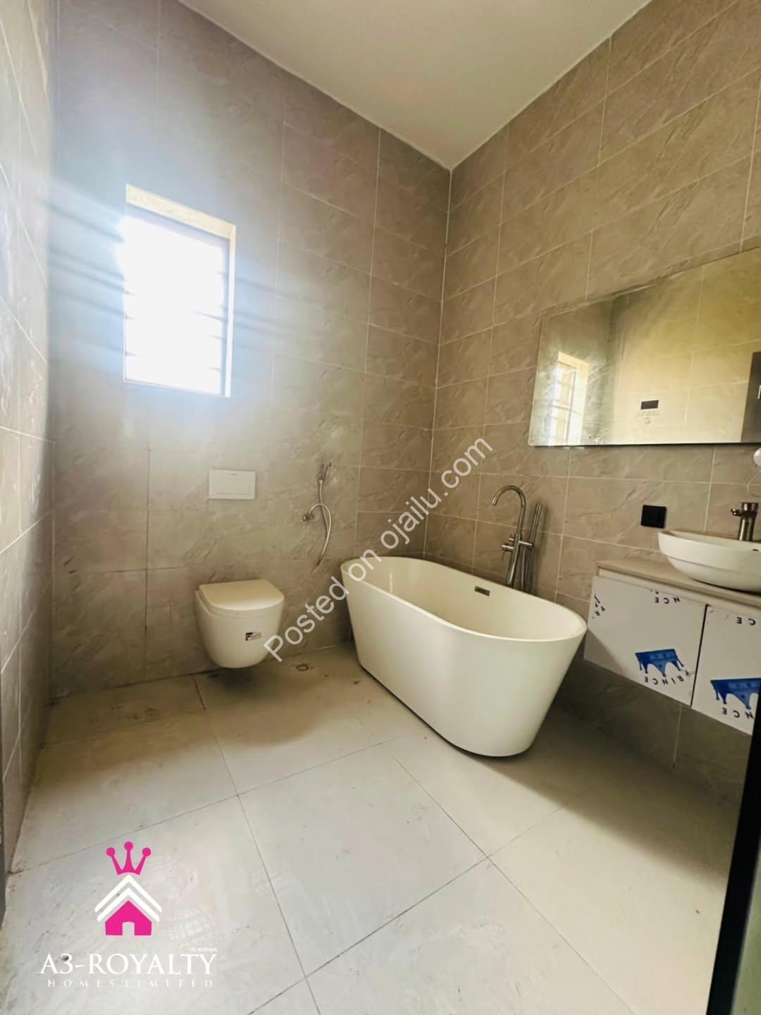 Move-In Ready 5-Bed Duplex in VGC Estate