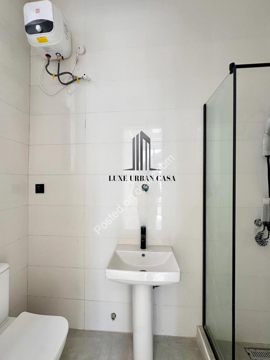 Stunning 4-Bed Semi-Detached in Orchid Estate