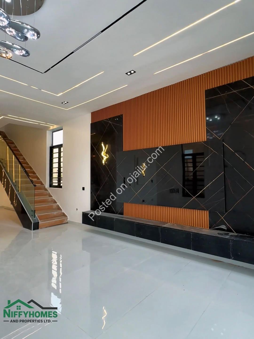 Exquisite 5-Bed Duplex with Pool in Ikota GRA