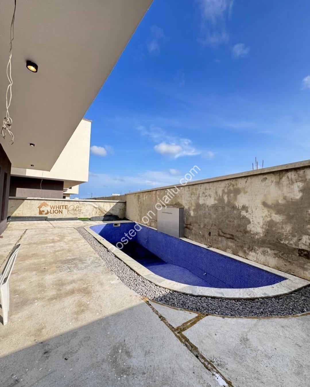 Opulent 5-Bed Duplex with Resort-Style Pool in Lekki