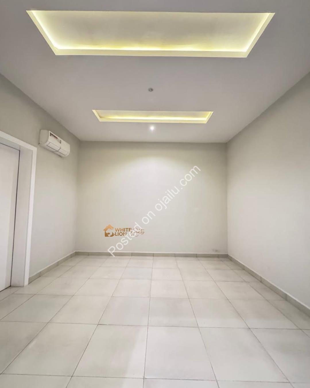 Opulent 5-Bed Duplex with Resort-Style Pool in Lekki