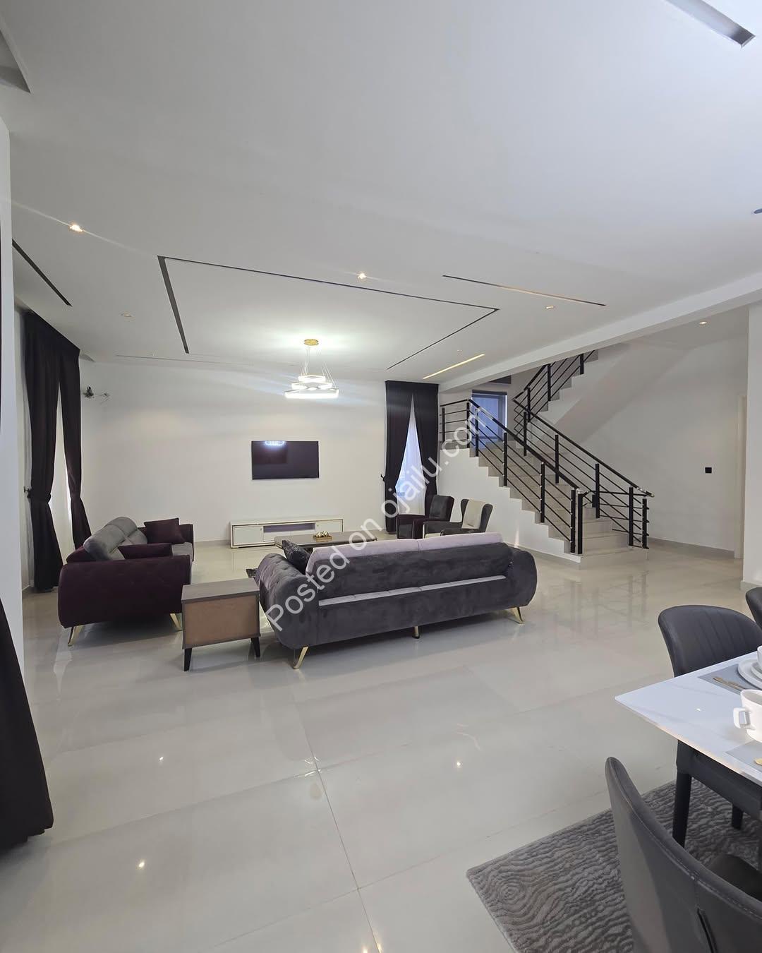 Lekki 1 Sanctuary: 4-Bedroom Haven of Quiet Luxury