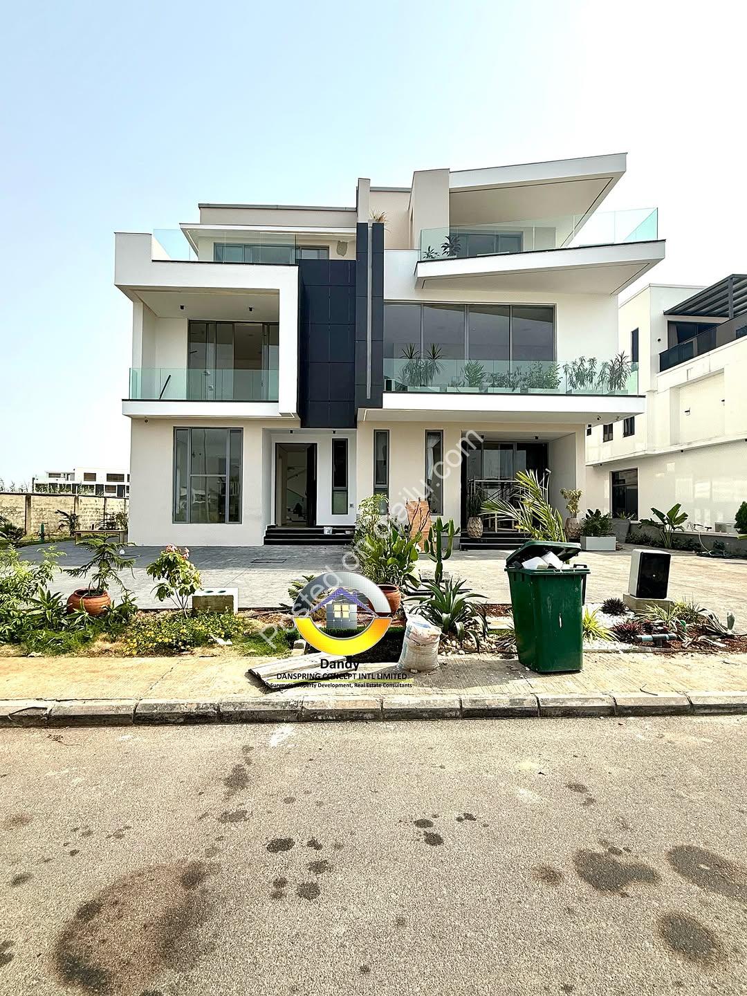 Lekki’s Ultimate 4-Bed Duplex with Cinema & Pool
