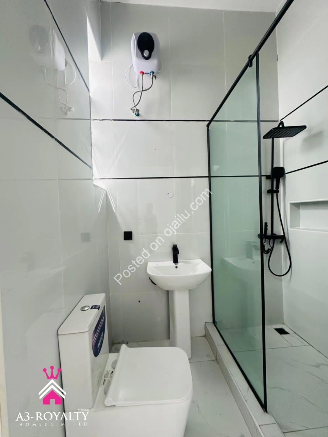 Live Your Dream in a 5-Bed VGC Duplex with Pool