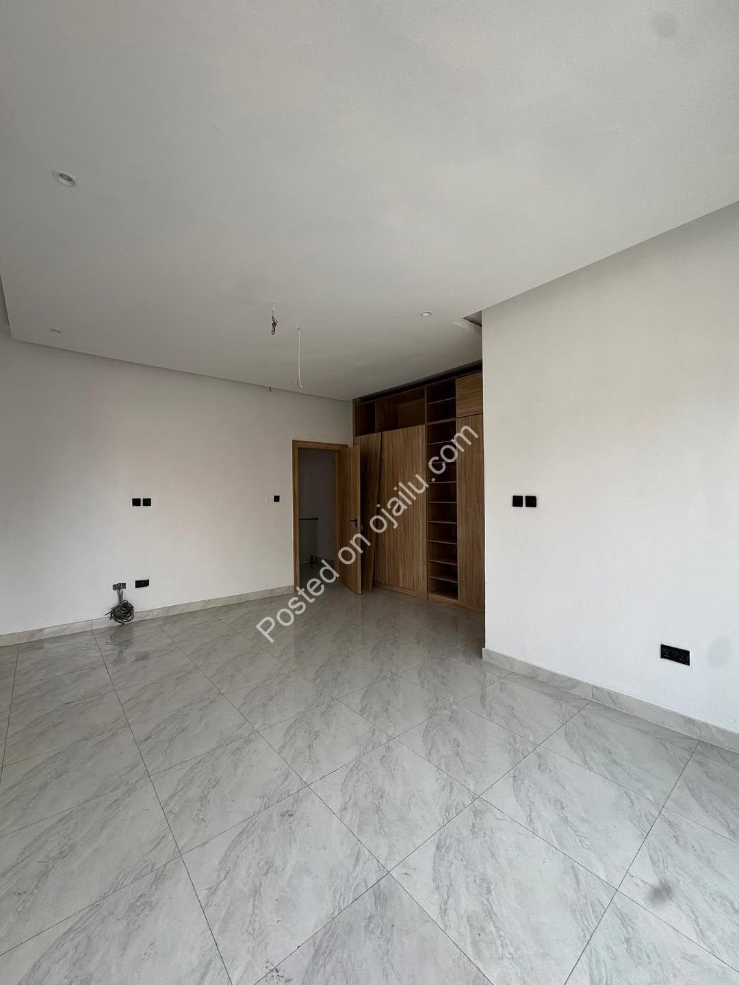 Luxury 4-Bed Duplex in Secure Chevron Estate