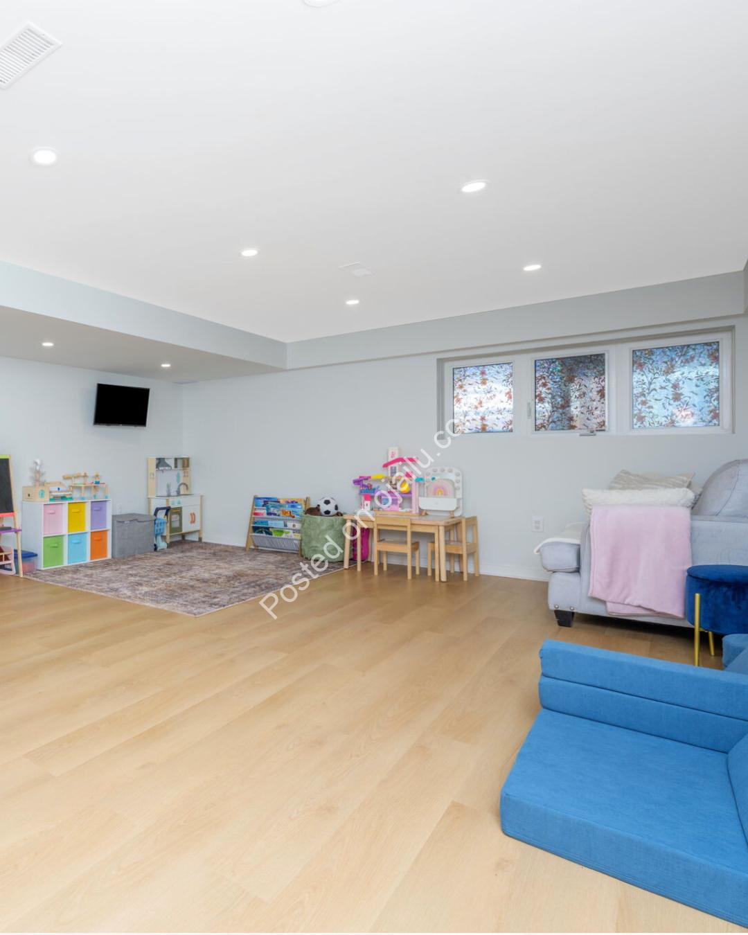 Stylish Townhome: Park-Side Living & Luxe Finishes