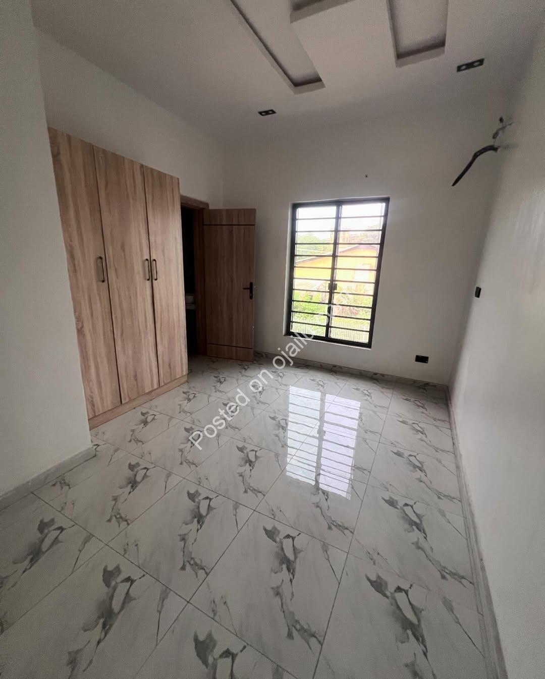 Chevron Oasis: 4-Bed Duplex with Pool & BQ