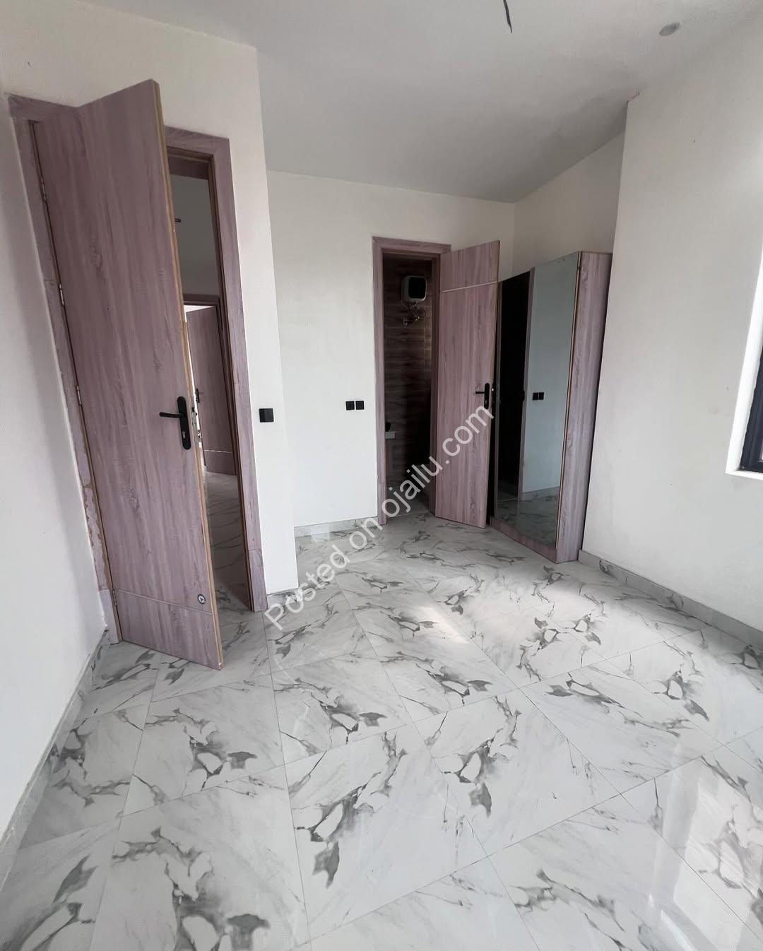 5-Bed Chevron Haven: Ensuite Luxury & BQ for 300M