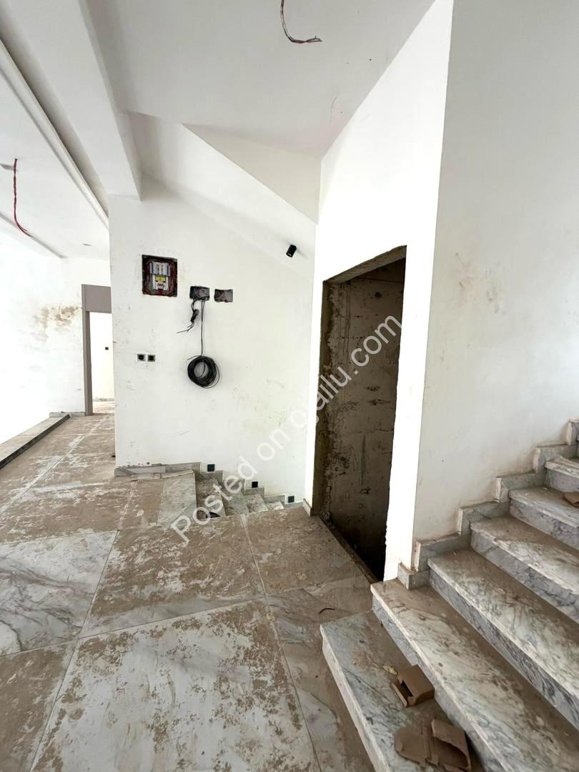 Katampe Palace: 6BR Duplex with Pool & BQ