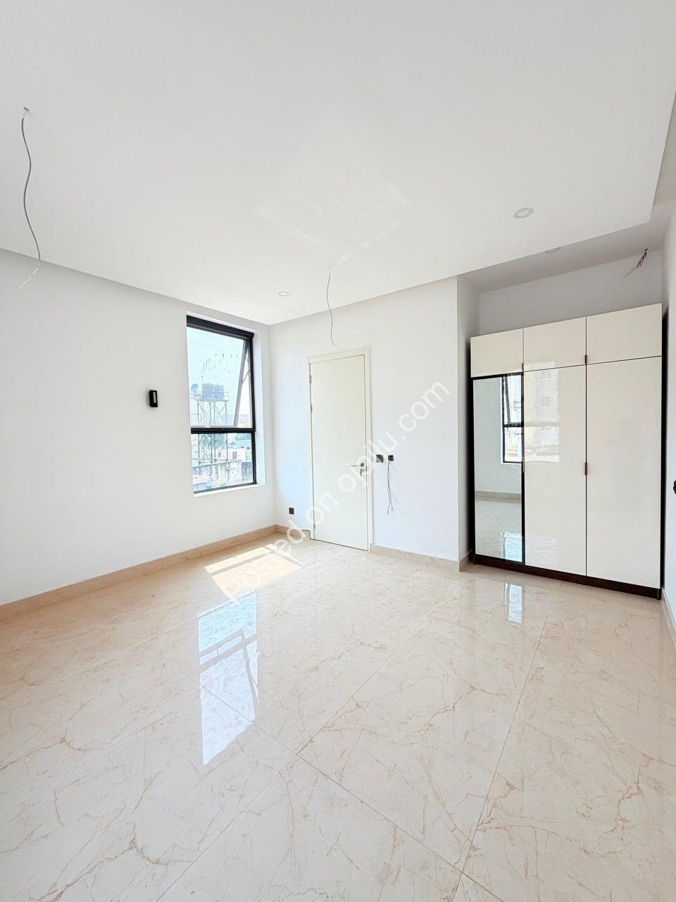 Lekki’s Finest: 4-Bed Maisonette with Governor’s Consent