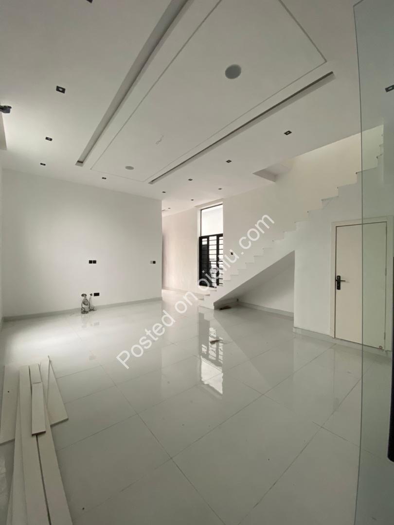 Sangotedo Serenity: 4-Bed Ensuite Duplex with BQ