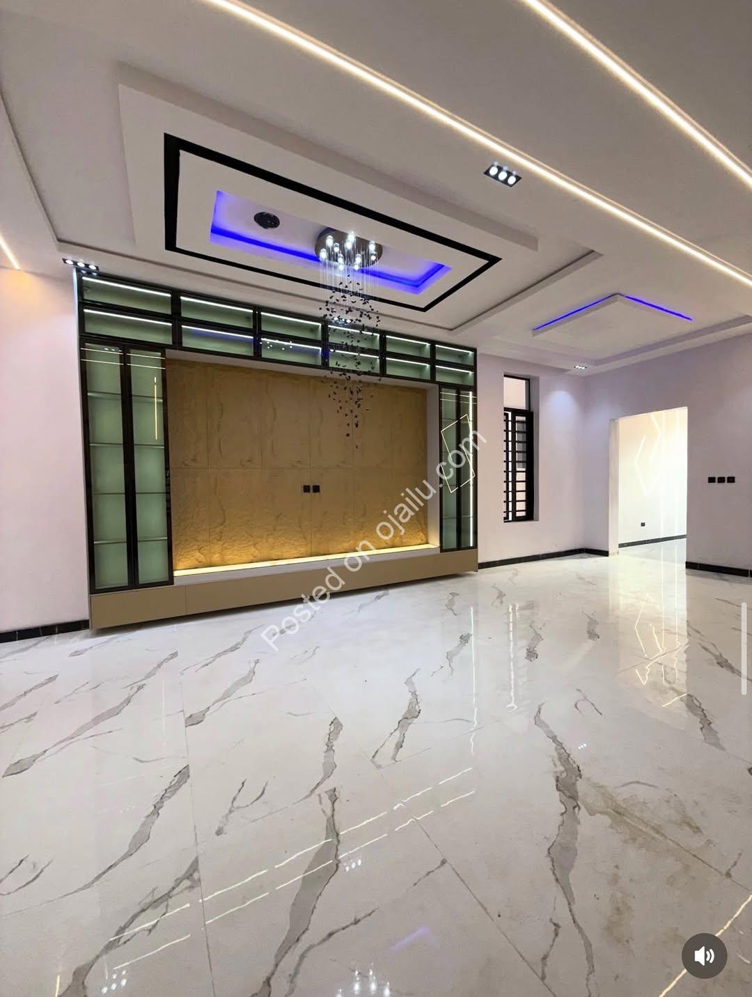 Sleek 5-Bedroom Duplex with Rooftop Cinema & Pool