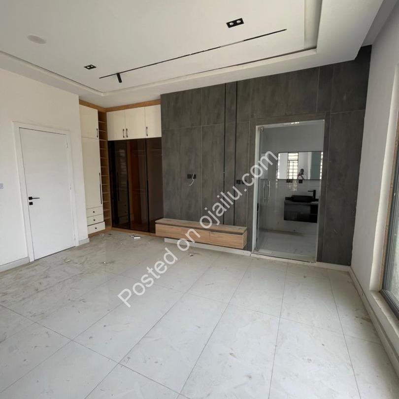 Exquisite 4-Bed Duplex in Prime Ikota Lekki