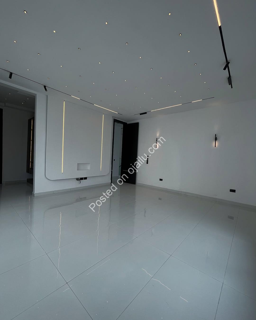 5-Bedroom Haven in Chevron: Luxury Living Awaits