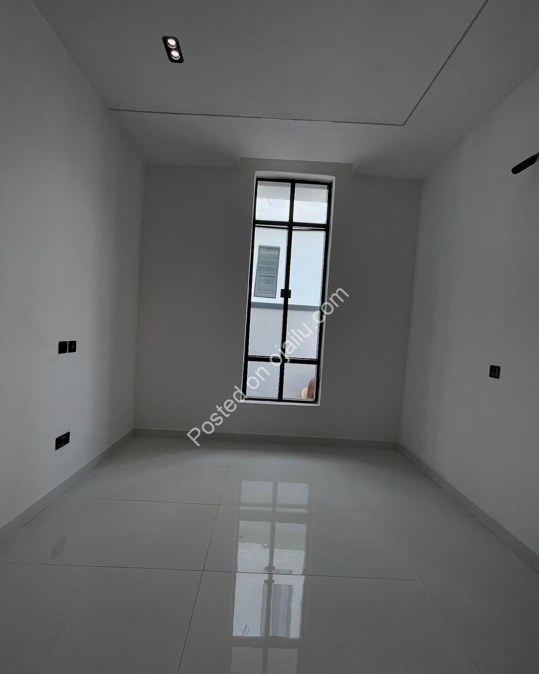 5-Bedroom Haven in Chevron: Luxury Living Awaits