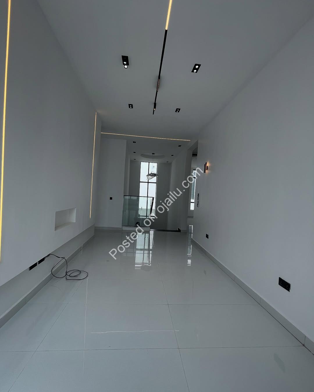 5-Bedroom Haven in Chevron: Luxury Living Awaits