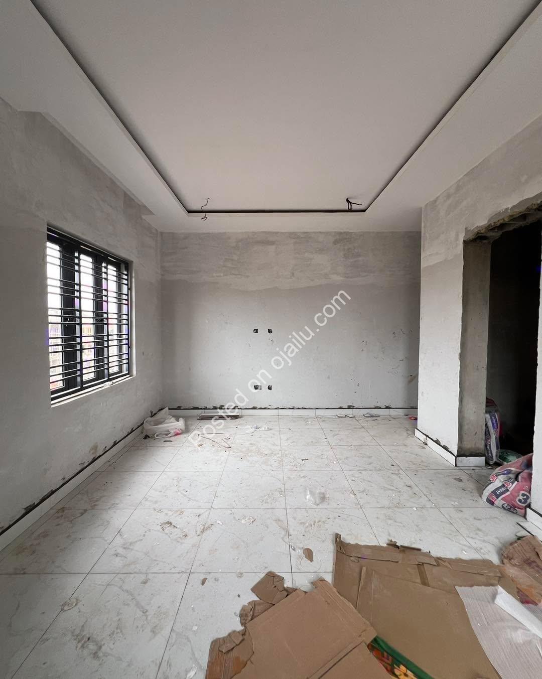 Elegant 3-Bedroom Haven with En-Suite BQ in Wuye