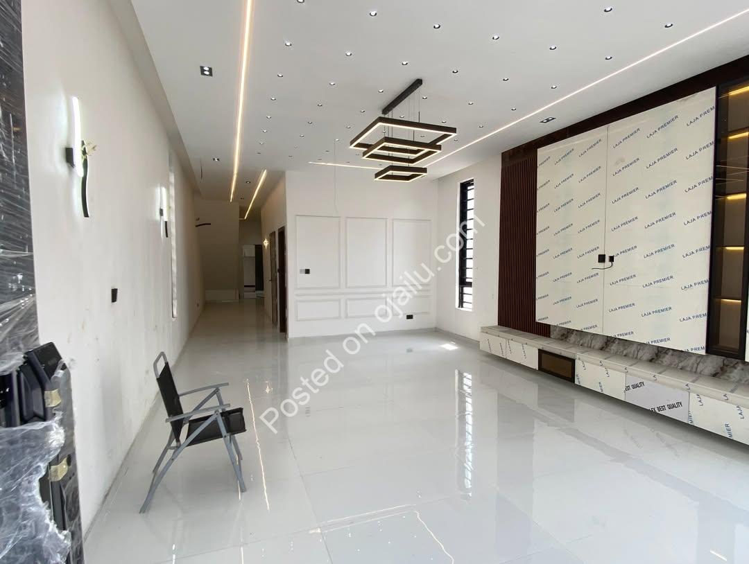 Serene 5-Bed Duplex with Pool & BQ in Lagos