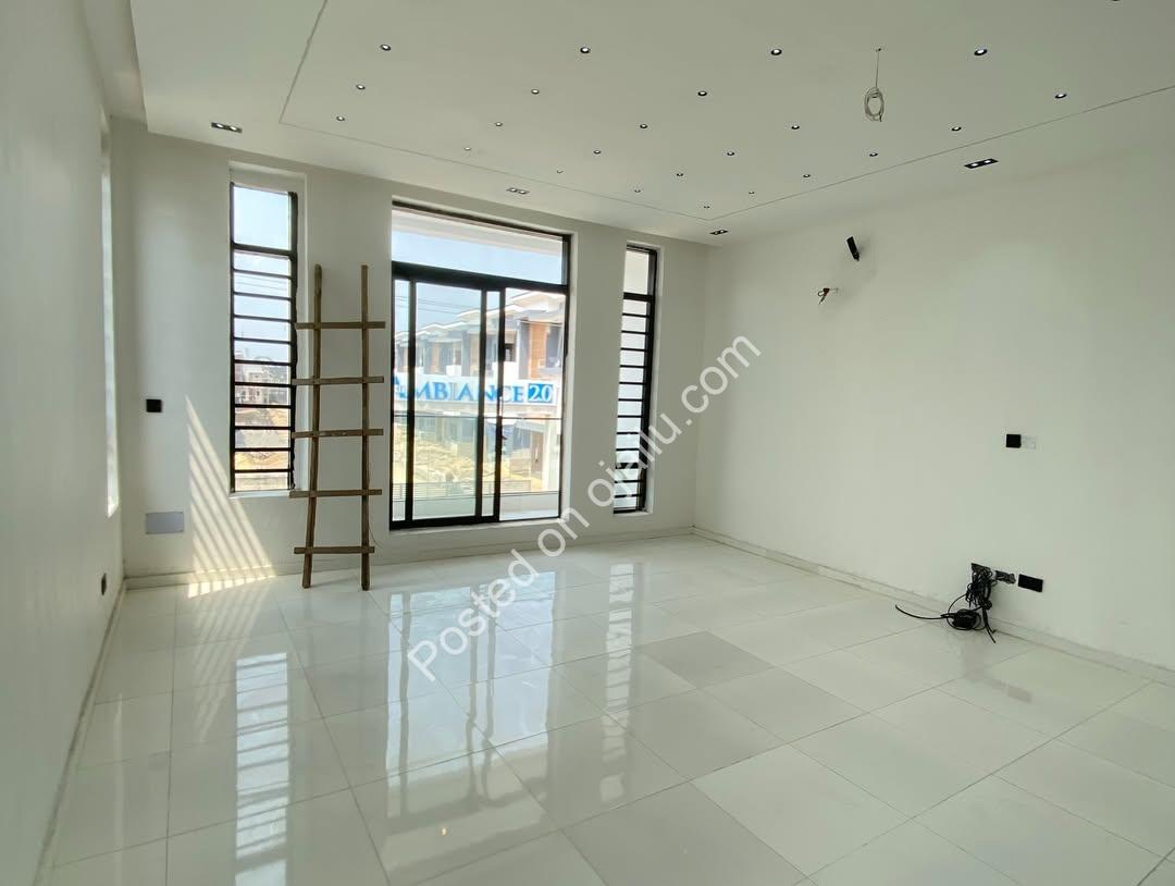 Serene 5-Bed Duplex with Pool & BQ in Lagos