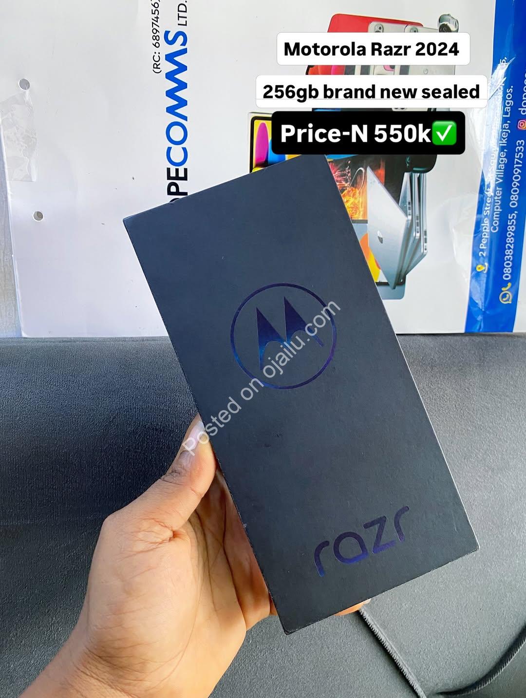 Unfold the Future: Motorola Razr 2024, 256GB Sealed