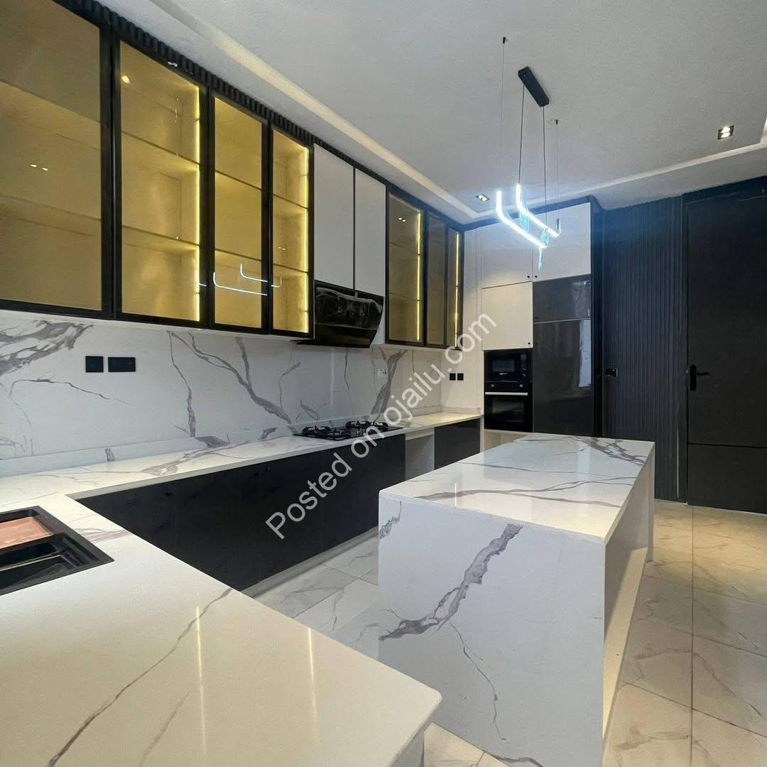 Lekki’s Ultimate 5-Bedroom Estate Oasis with Pool