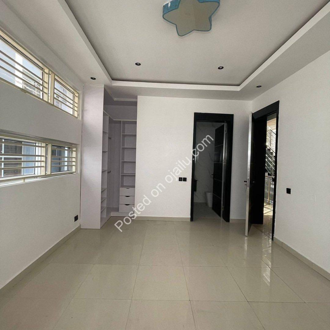 Lekki’s Masterpiece: 5-Bedroom Duplex with BQ & Smart Features