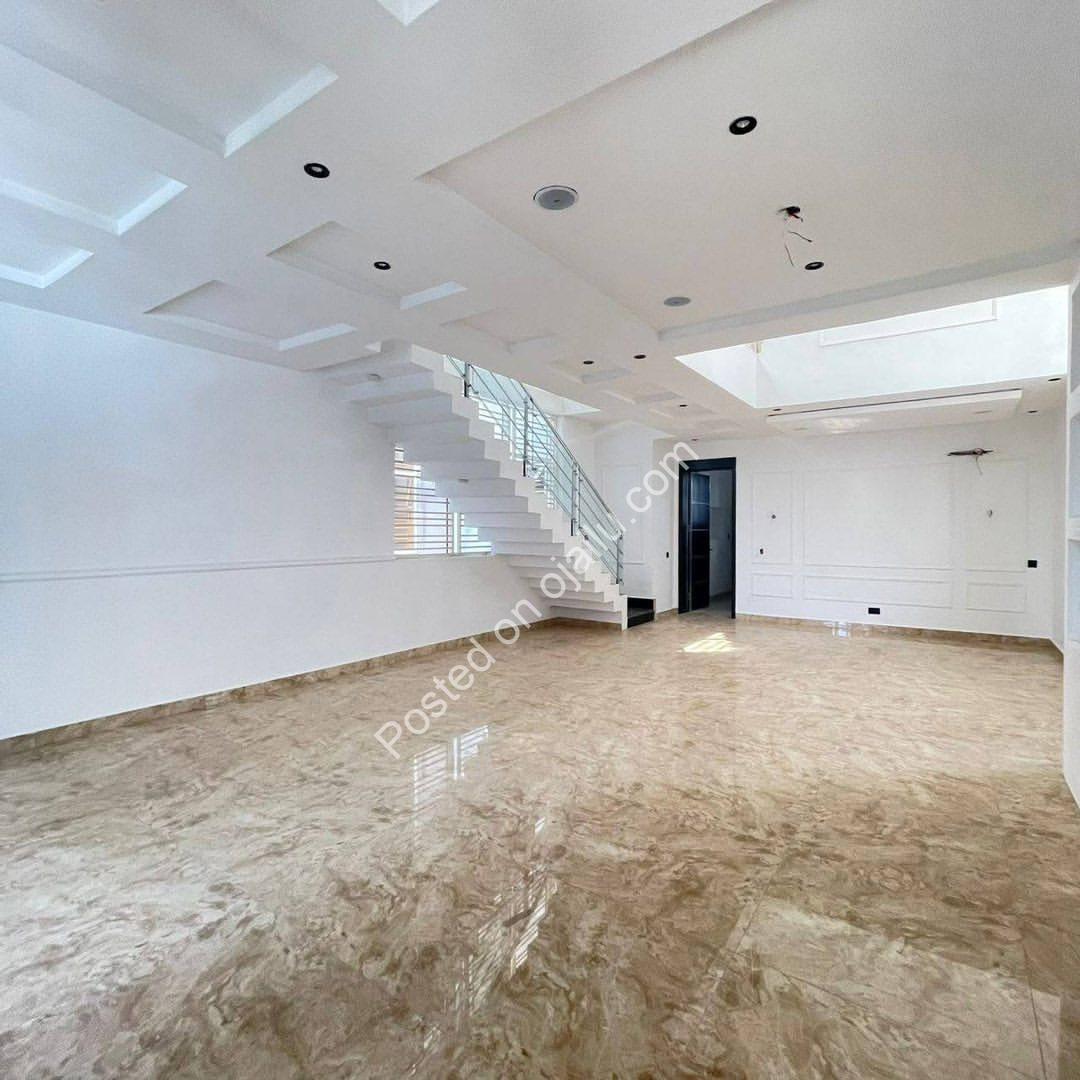 Lekki’s Masterpiece: 5-Bedroom Duplex with BQ & Smart Features