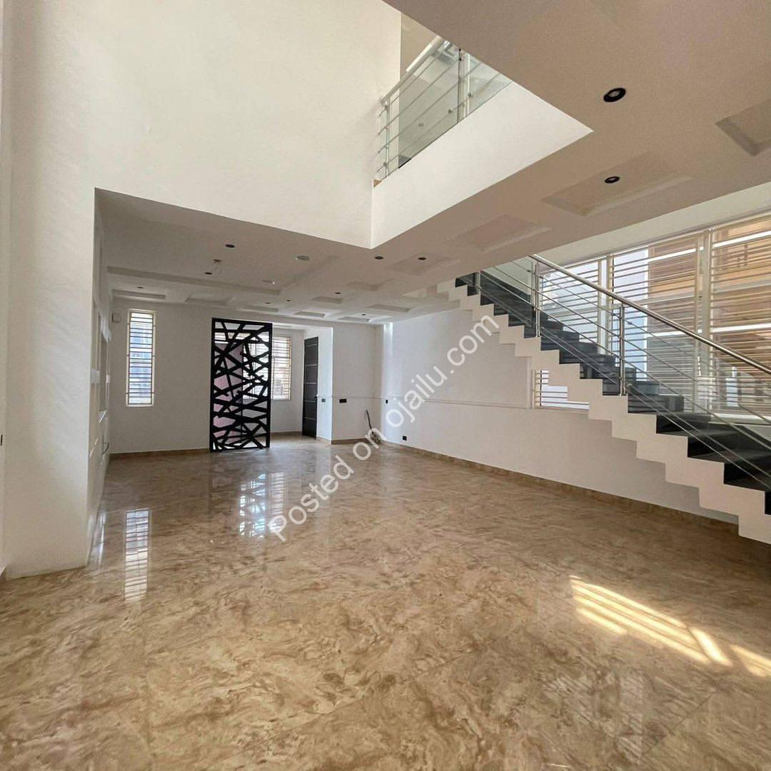 Lekki’s Masterpiece: 5-Bedroom Duplex with BQ & Smart Features