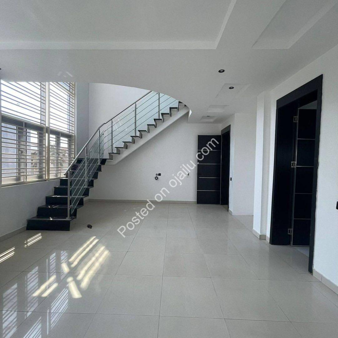 Lekki’s Masterpiece: 5-Bedroom Duplex with BQ & Smart Features