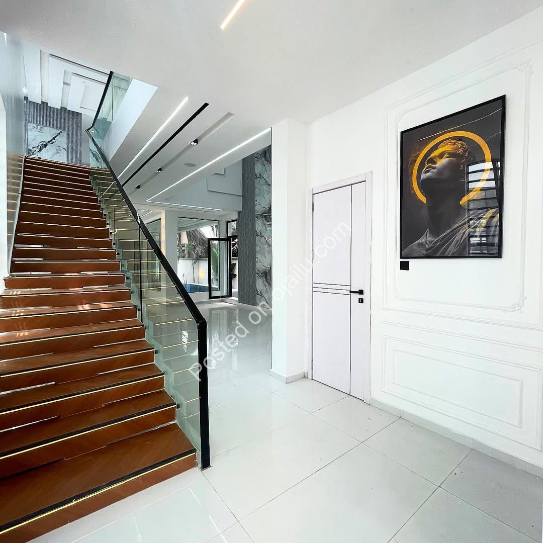Brandnew 5-Bed Duplex with Private Pool & Art Gallery