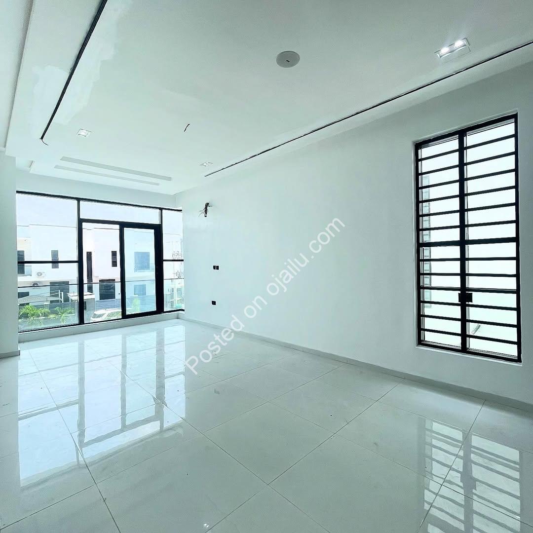 Brandnew 5-Bed Duplex with Private Pool & Art Gallery