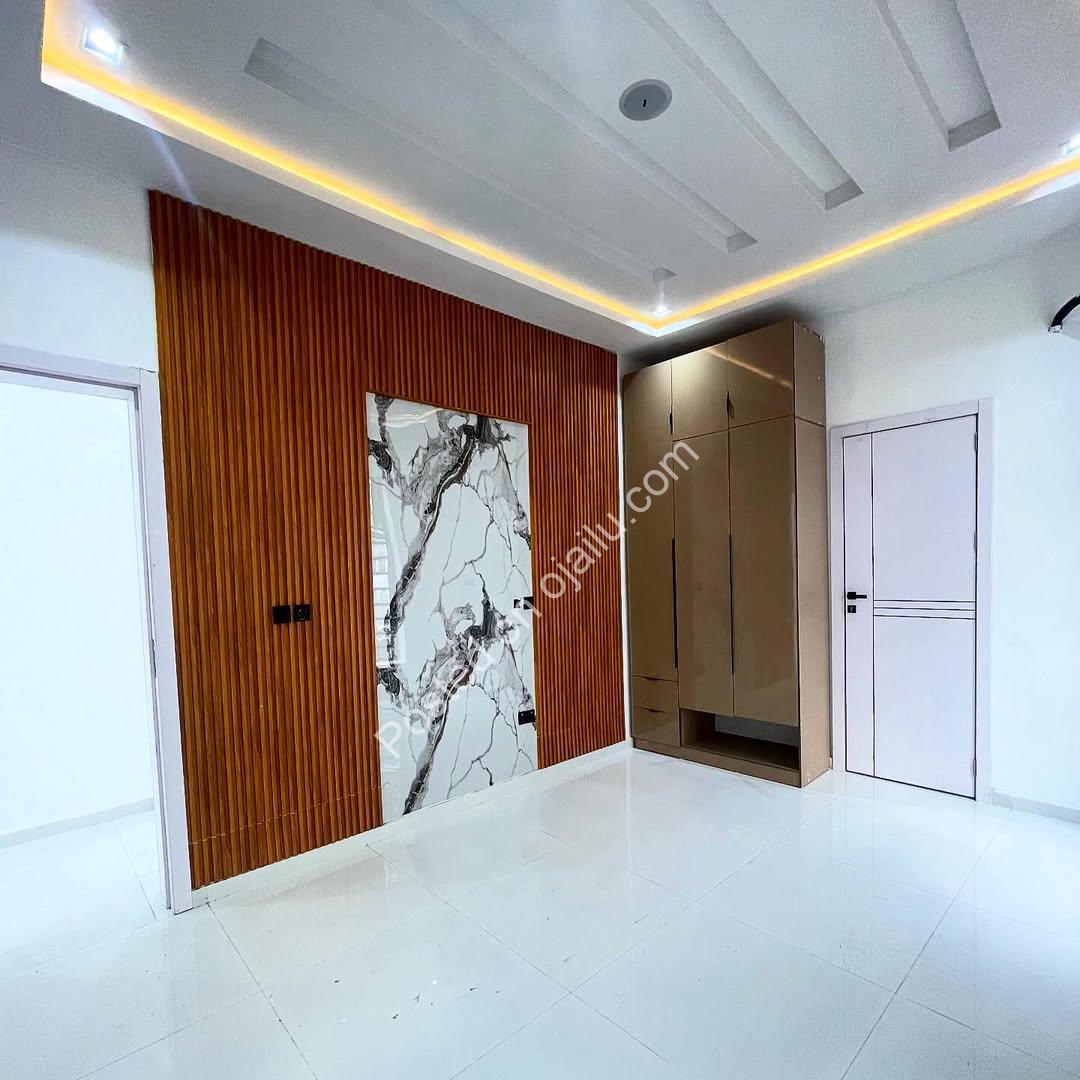 Brandnew 5-Bed Duplex with Private Pool & Art Gallery