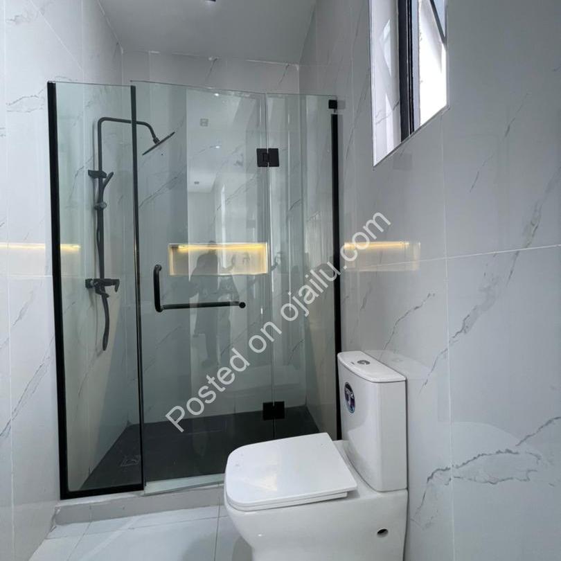 Chevron Lekki’s Finest: 5-Bedroom Dream Duplex