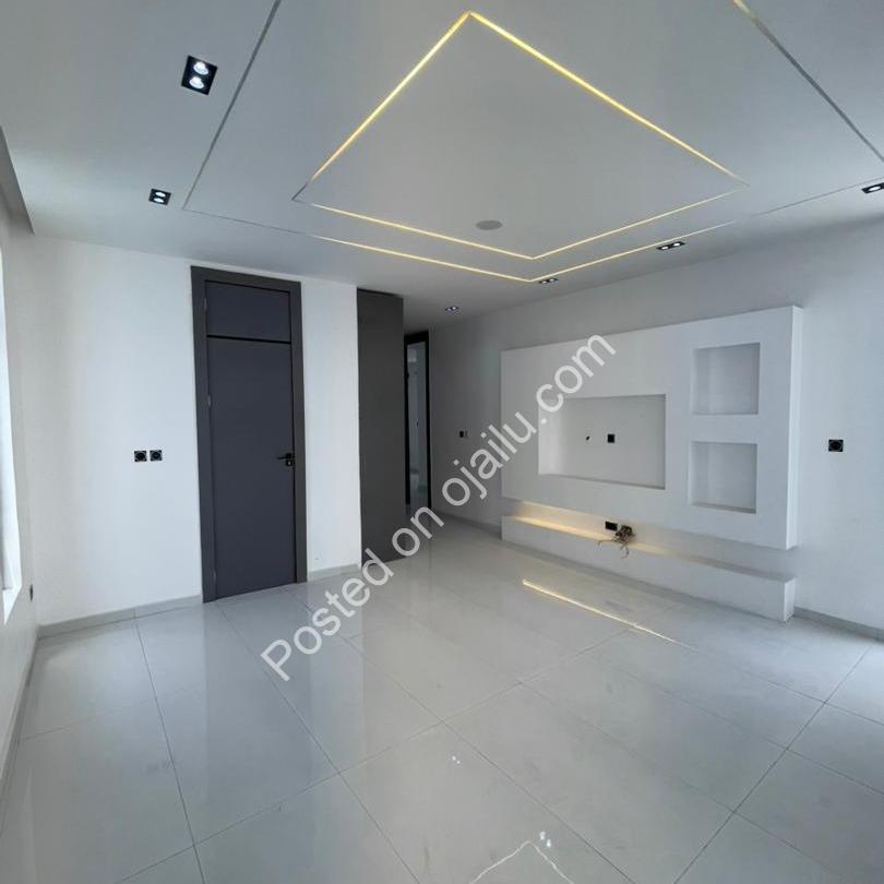 Chevron Lekki’s Finest: 5-Bedroom Dream Duplex