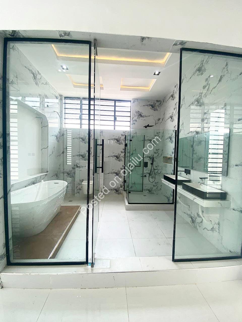 Lekki’s Ultimate 5-Bedroom Estate Duplex with Private Pool