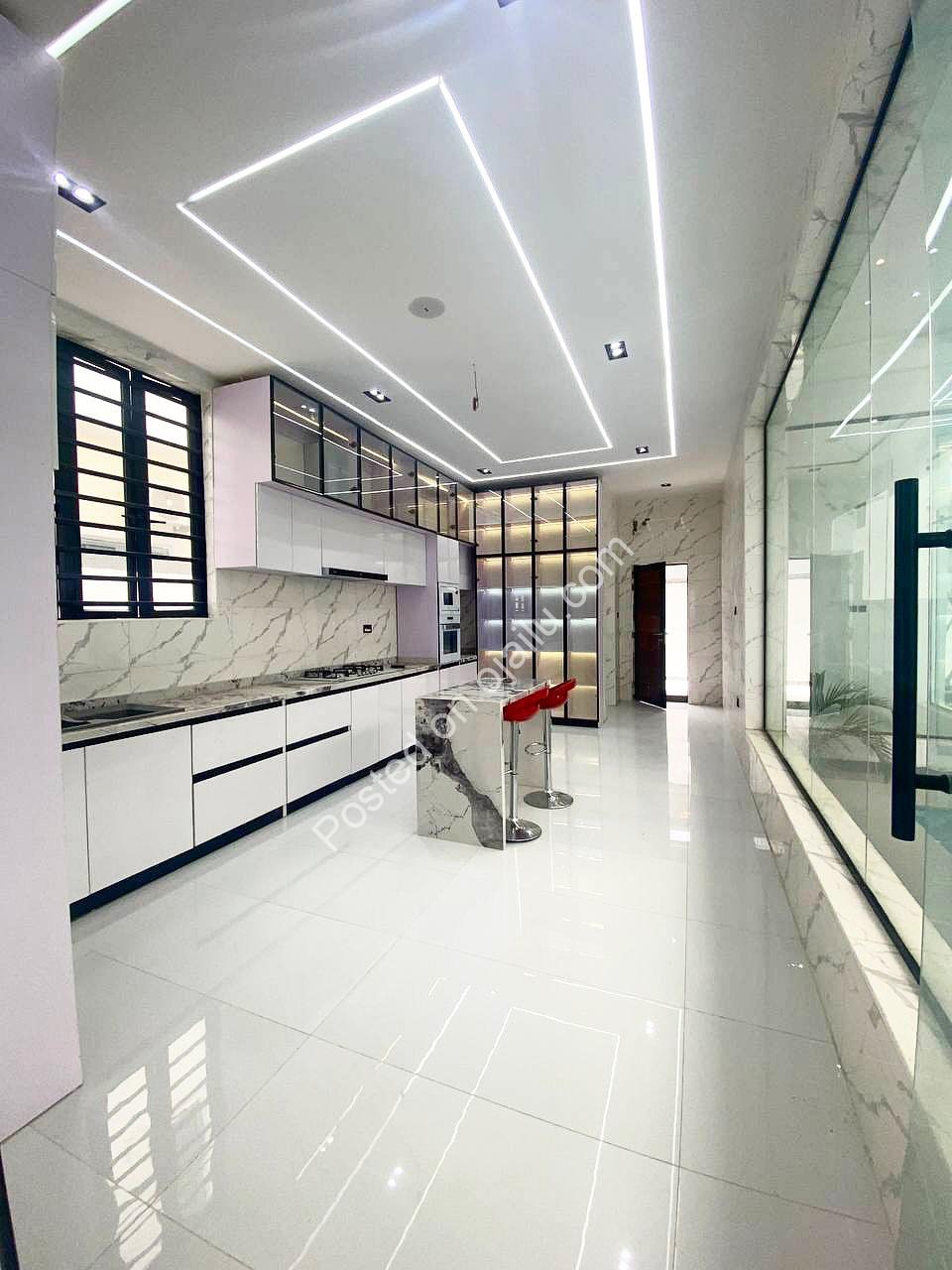 Lekki’s Ultimate 5-Bedroom Estate Duplex with Private Pool