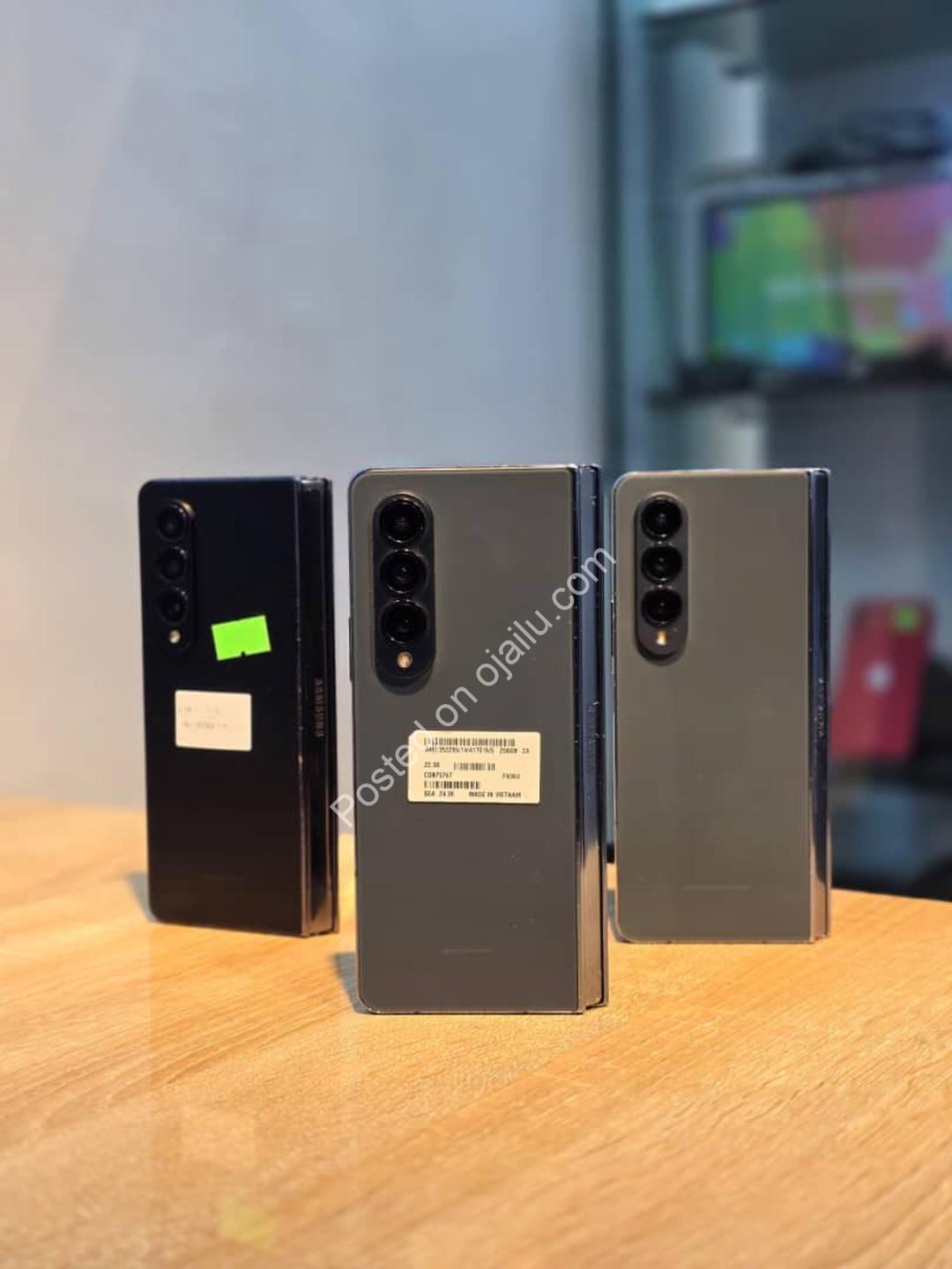 Unfold Your World: Samsung Z Fold 4, 512GB, Dual SIM