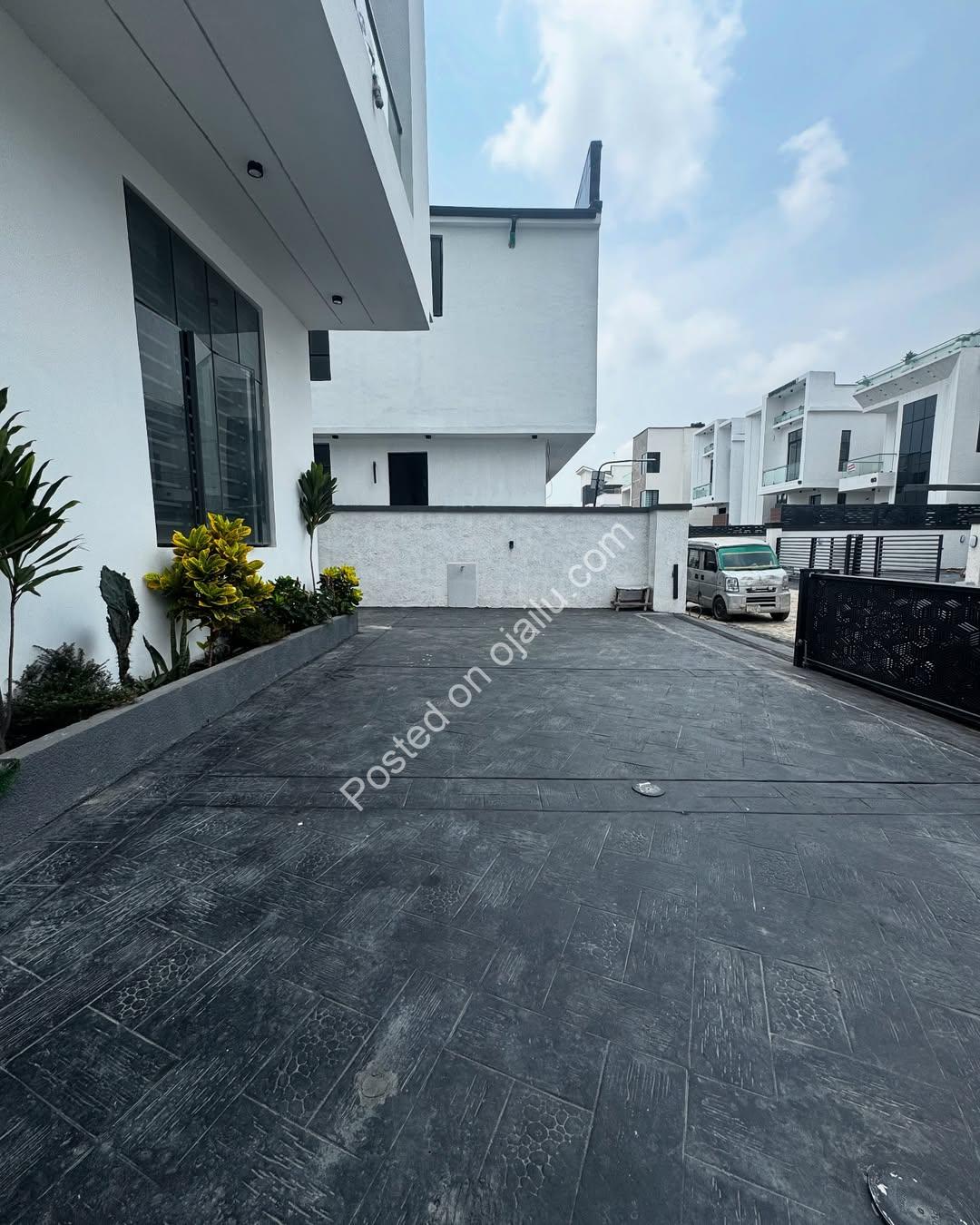 Exclusive Chevron Estate: 6-Bed Duplex with Cinema & Pool