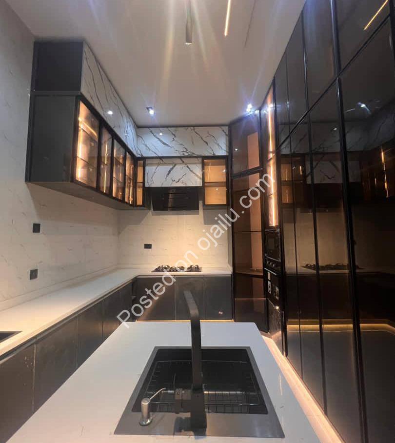 5-Bed Duplex with Rooftop Pool & Private Cinema