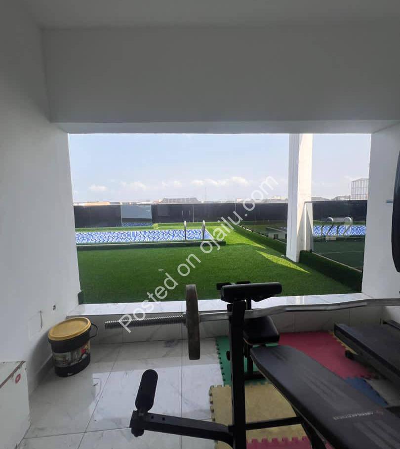 5-Bed Duplex with Rooftop Pool & Private Cinema