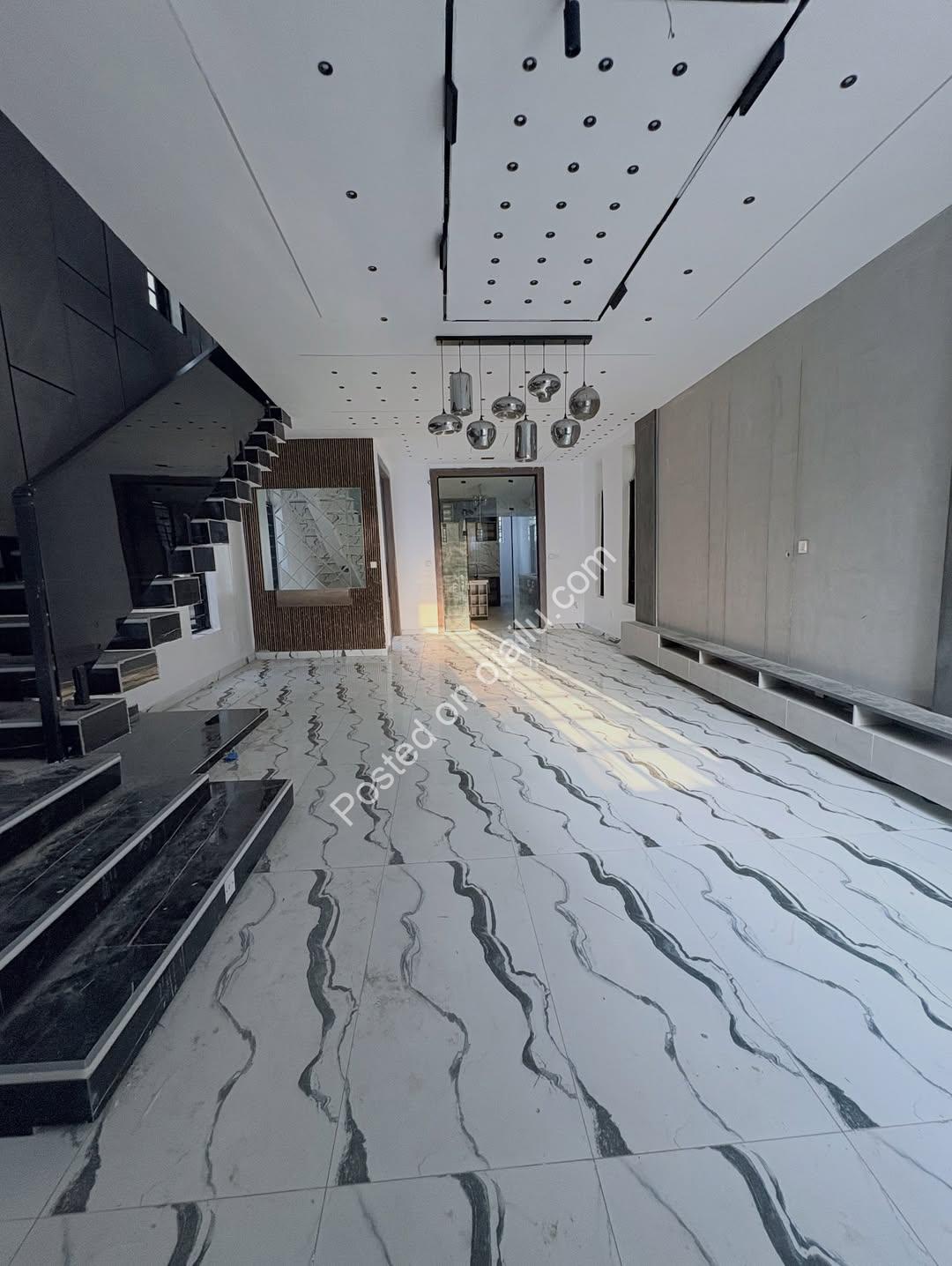 Sleek 5-Bed Duplex with Pool & Gym in Ikota