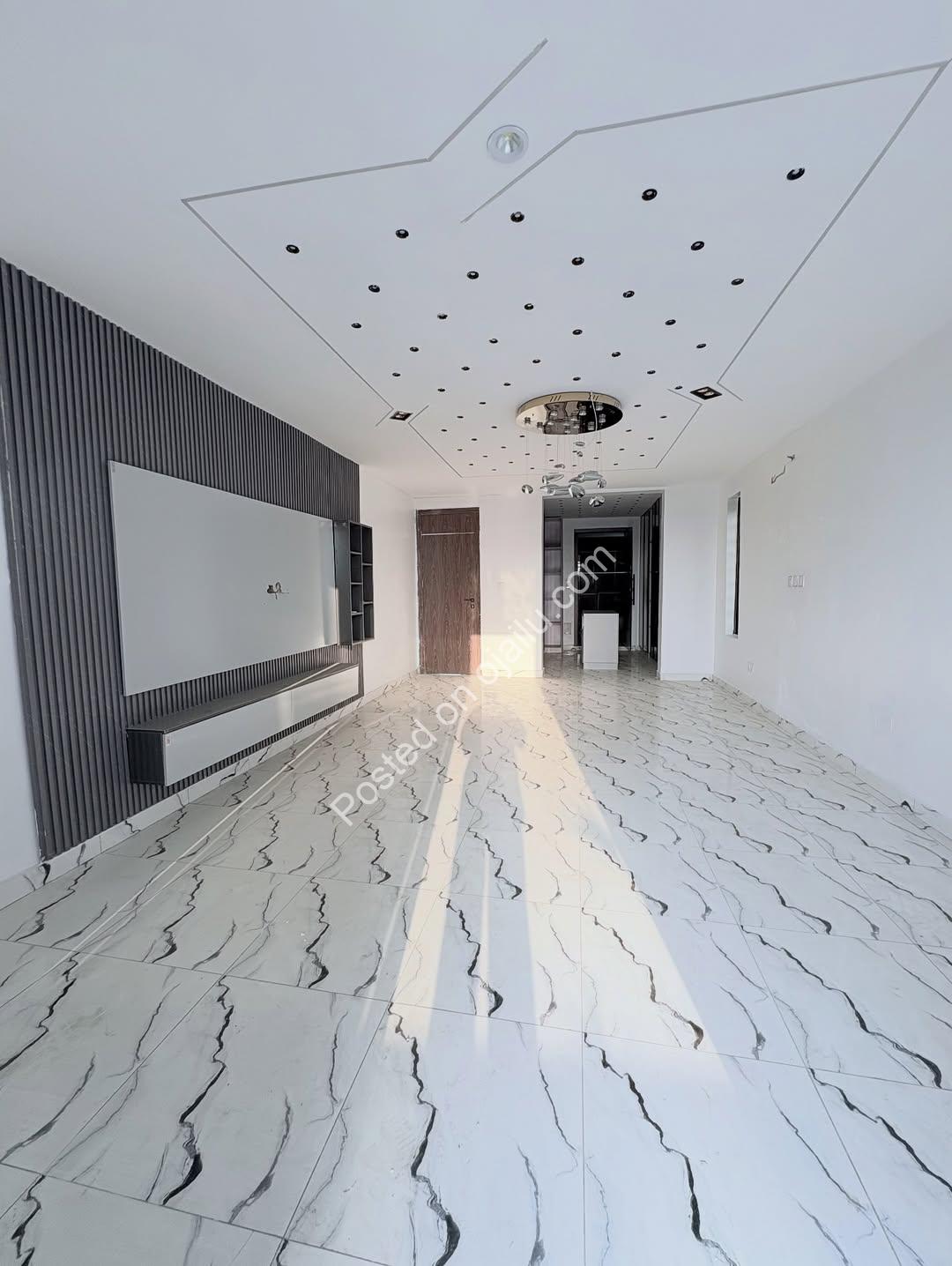 Sleek 5-Bed Duplex with Pool & Gym in Ikota